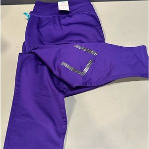 NWT Lane Bryant LIVI Active Sz 18/20 bright purple moisture wicking leggings!